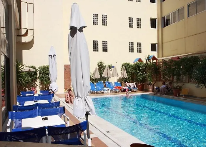 Medusa Apartahotel Rétino